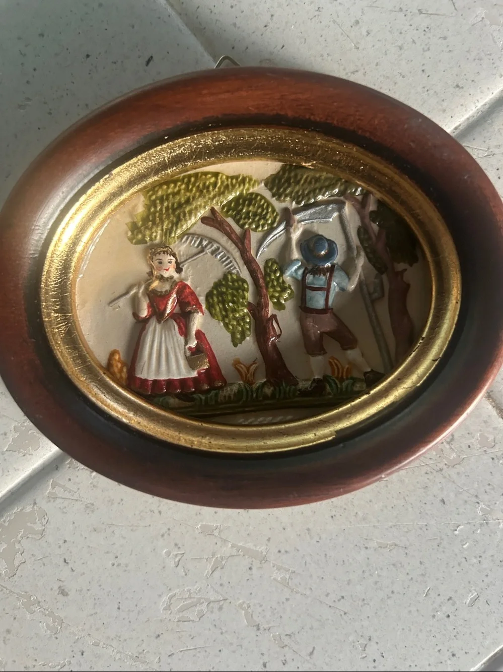 3 D Decorative Oval Wood Framed Wall Plaque in Brown and Gold